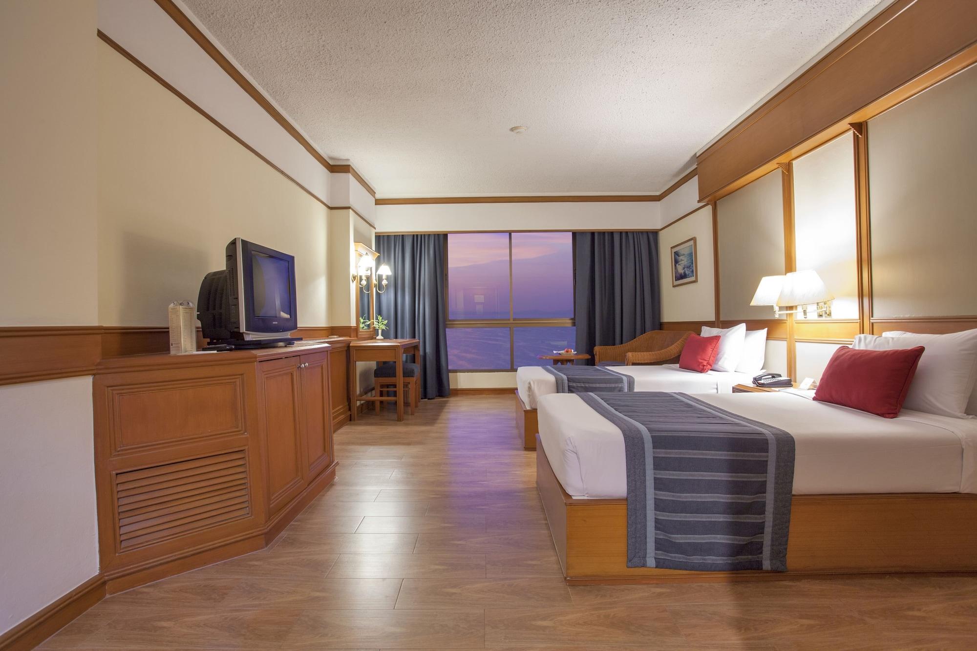 Cholchan Pattaya Beach Resort - Sha Extra Plus Exterior foto Deluxe Room