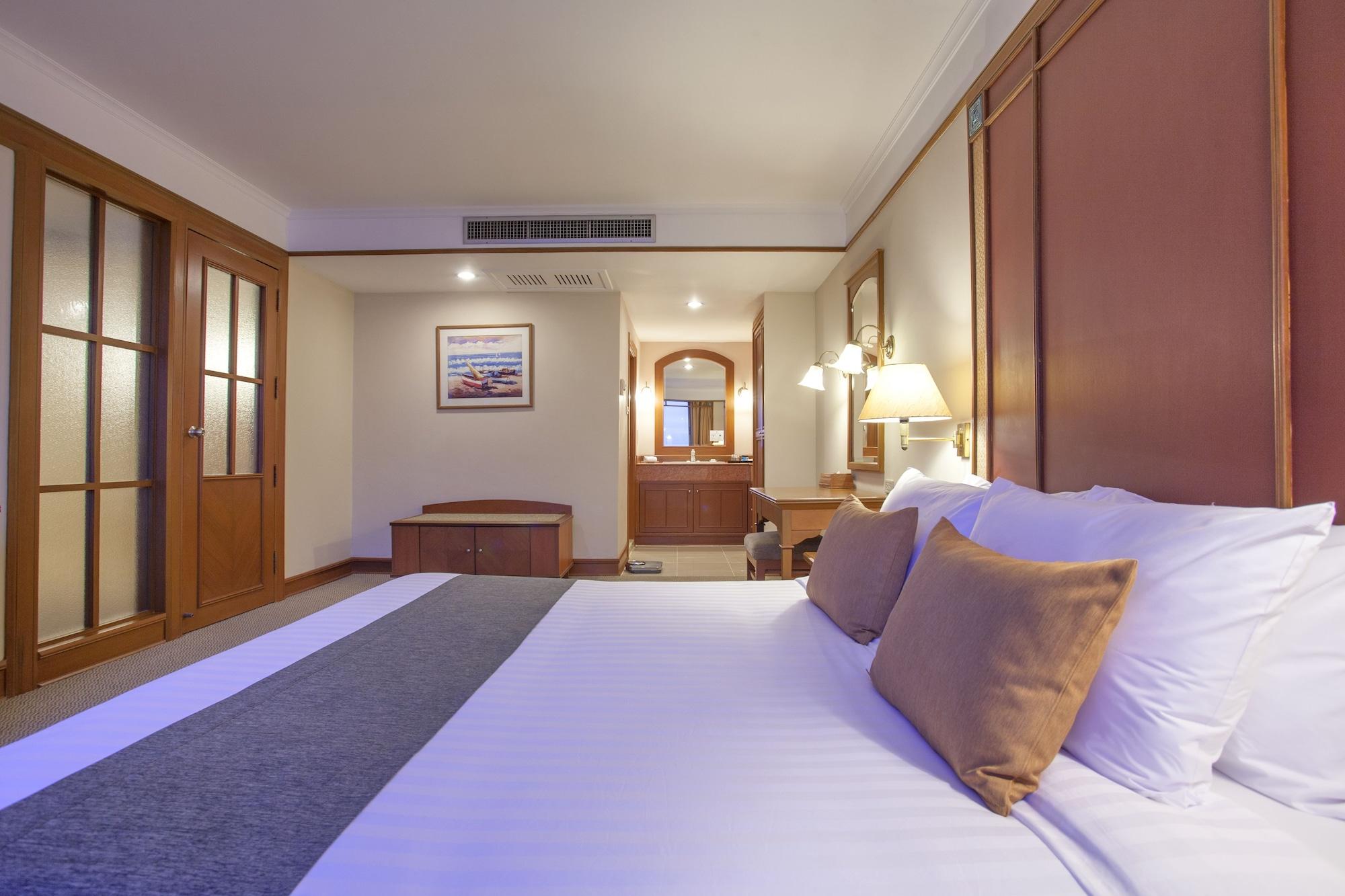 Cholchan Pattaya Beach Resort - Sha Extra Plus Exterior foto Deluxe Room