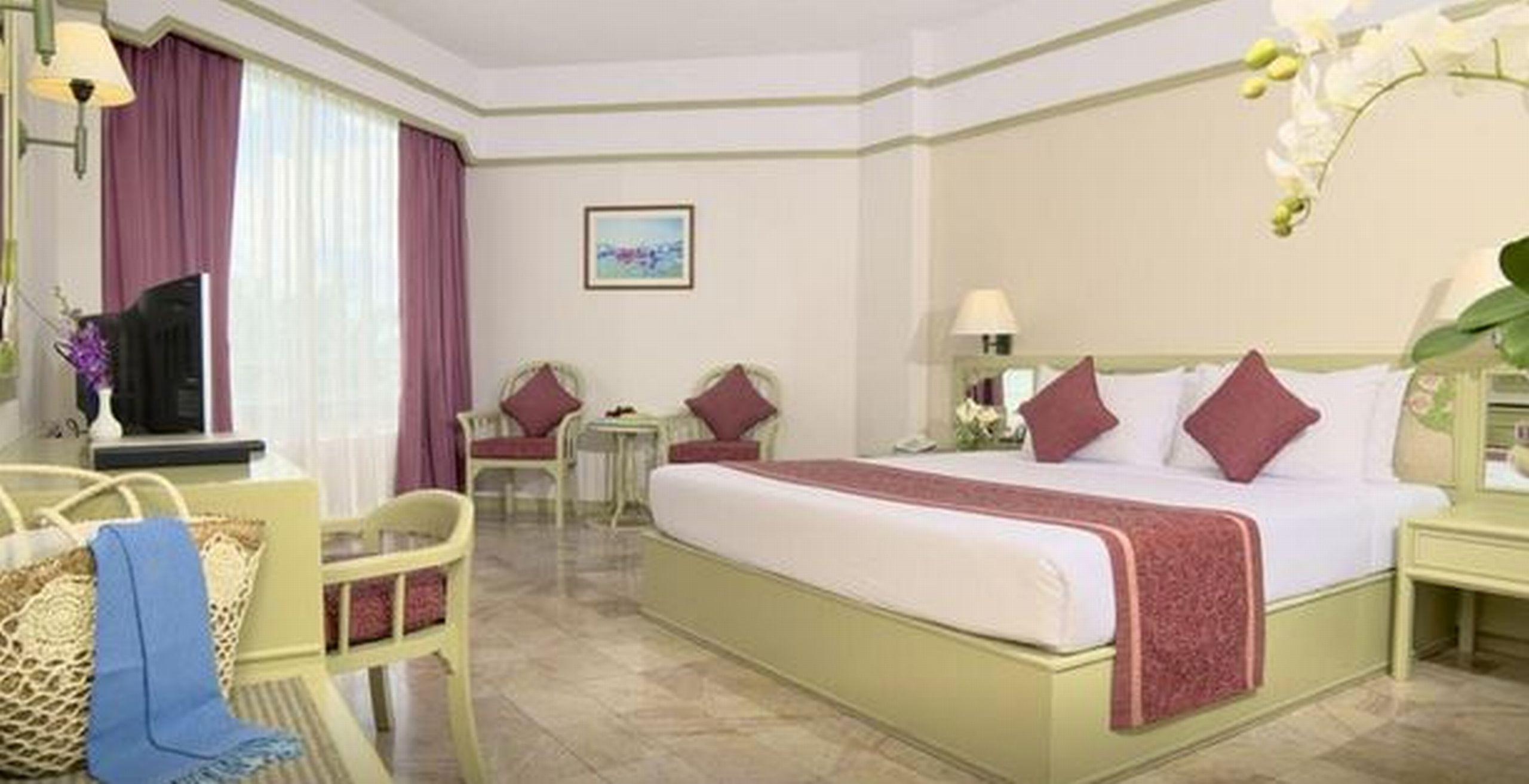 Cholchan Pattaya Beach Resort - Sha Extra Plus Exterior foto A room at the hotel