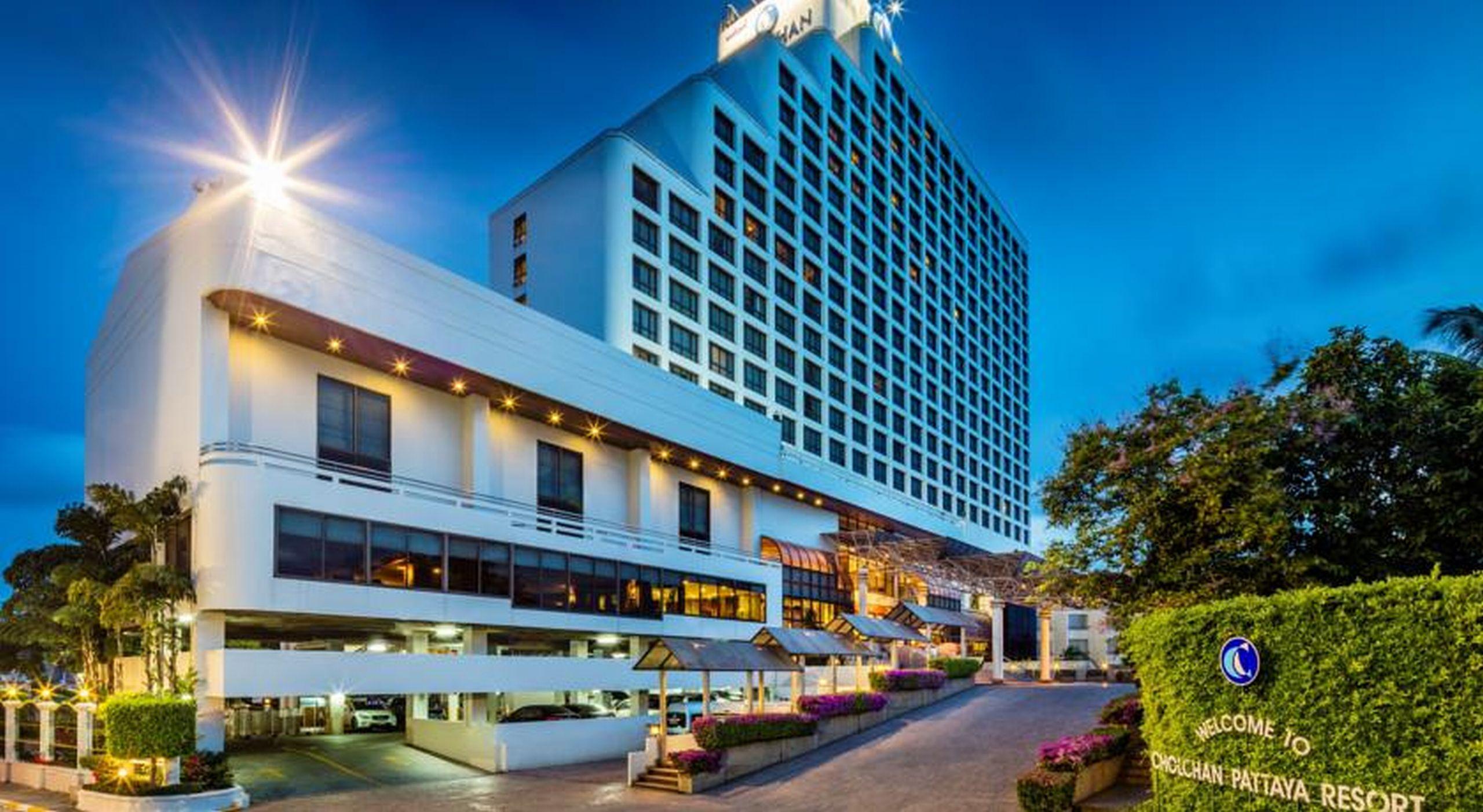 Cholchan Pattaya Beach Resort - Sha Extra Plus Exterior foto Royal Paragon Hotel
