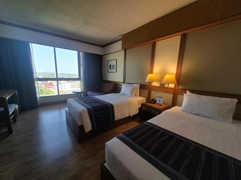 Cholchan Pattaya Beach Resort - Sha Extra Plus Exterior foto