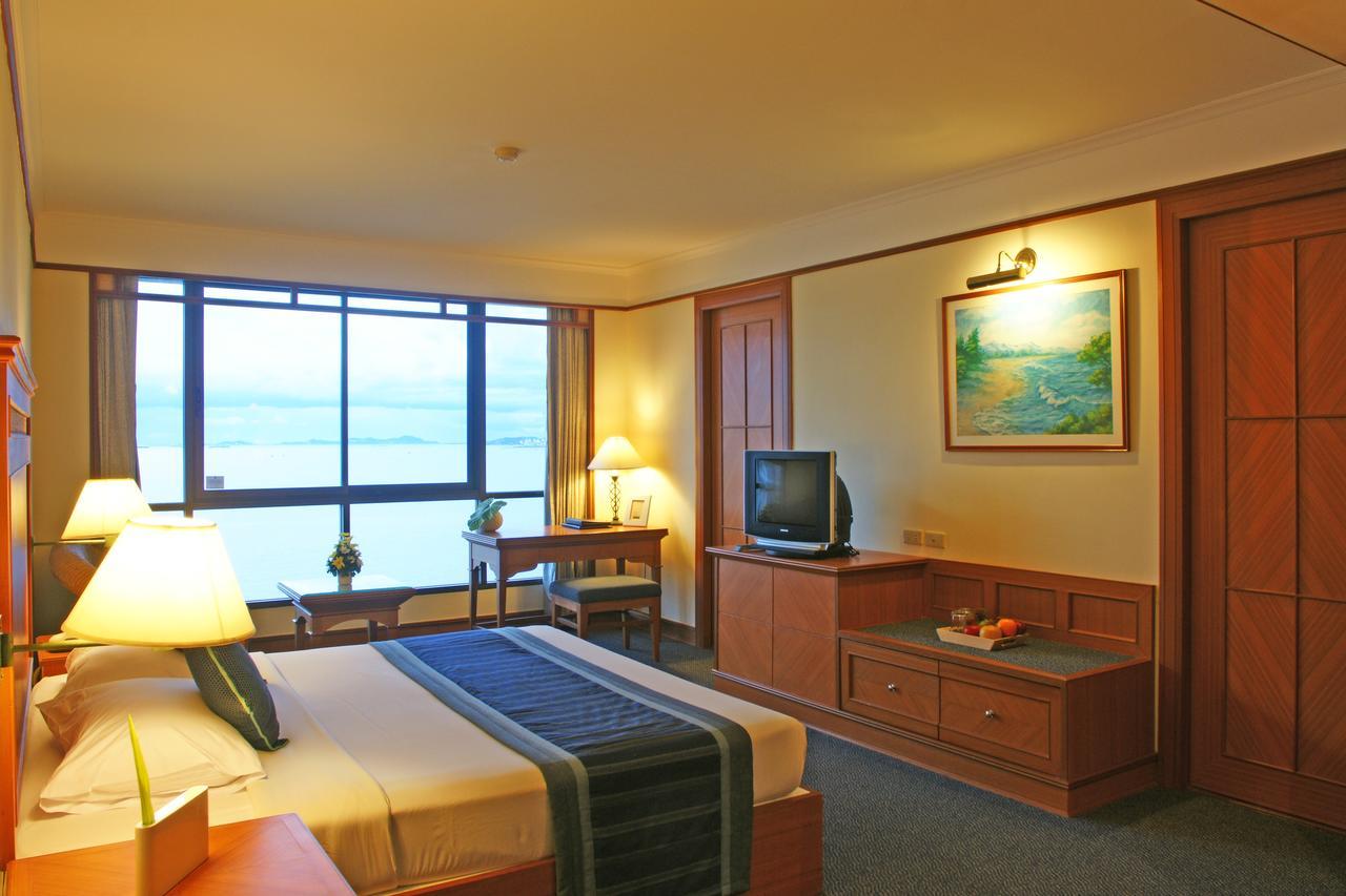 Cholchan Pattaya Beach Resort - Sha Extra Plus Quarto foto Deluxe Room